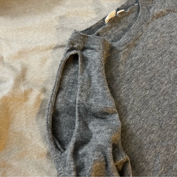 GAP Merino Wool Sweater with cutout shoulders & bell sleeves - Picture 3 of 4